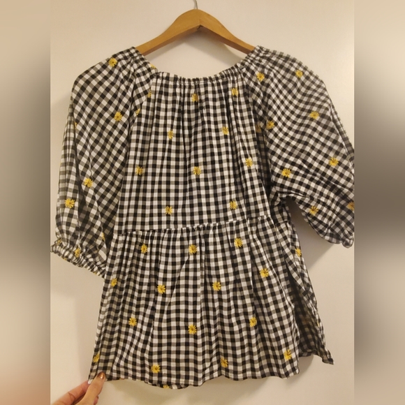Adorable black checkered blouse NWT - Picture 2 of 3
